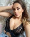 Esenler Escort Bayan Handeyle Tutkunun Sınırlarını Zorla